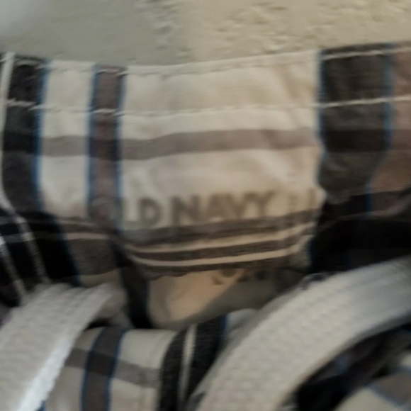 Men's X/L Old Navy Swim Trunks W/ Pockets. - Picture 2 of 4